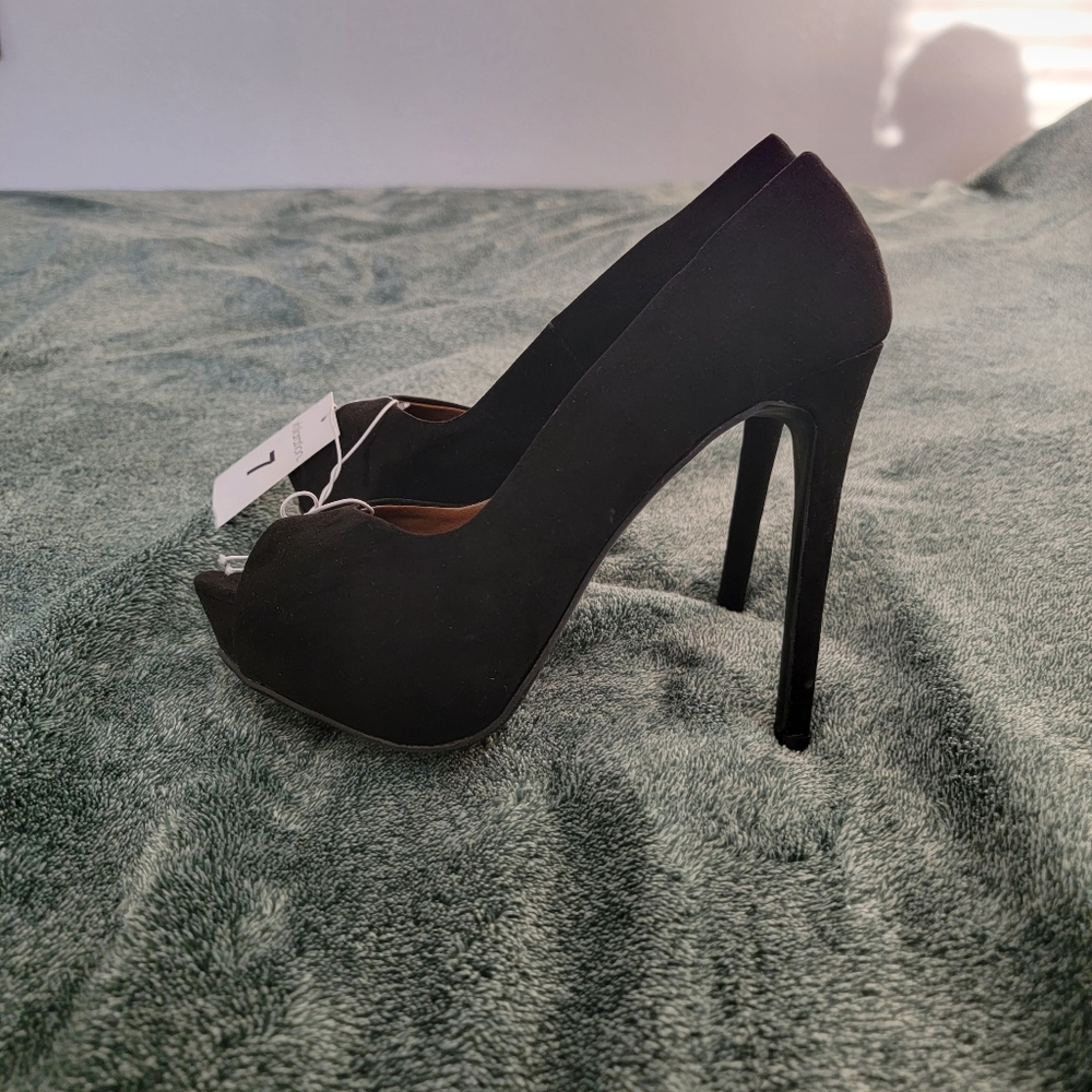 Xhilaration Liora Open Toe Heels - Picture 3 of 4